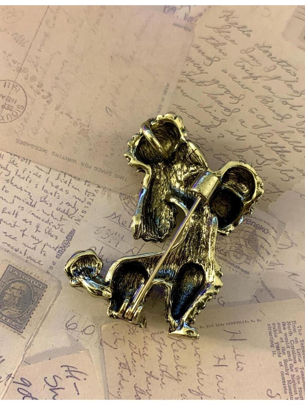 Adorable Poodle Dog Brooch Pendant Pin - Classic Canine Charm - Picture 2 of 3
